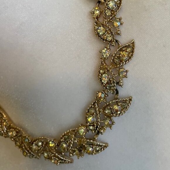 VINTAGE Gold Tone Crystal Leaf Necklace & Bracelet (2) - Picture 5 of 16